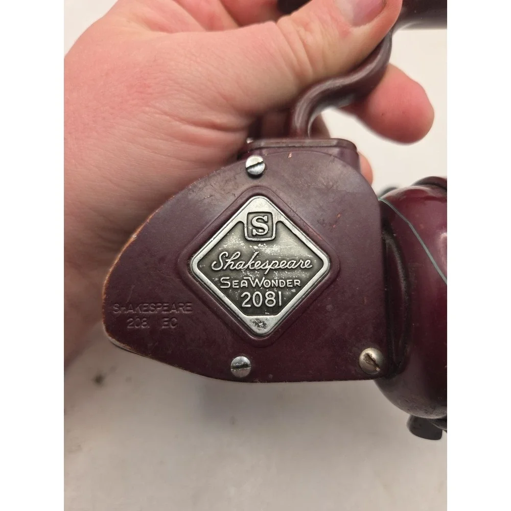 Vintage Shakespeare Sea Wonder 2081 Open Face Spinning Reel Fishing Purple Good